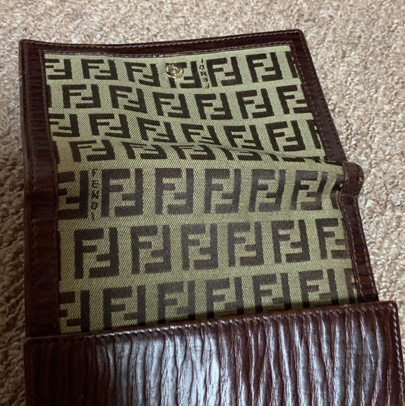 ❤FENDI Handbag with Matching Wallet❤ - Picture 15 of 15